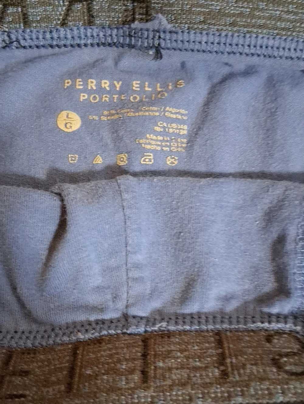 Perry Ellis Men's Relaxed Jeans in Blue